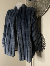 Load image into Gallery viewer, Blue faux fur coat (Small )