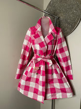 Load image into Gallery viewer, Pink &amp; White trench (Large)