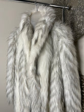 Load image into Gallery viewer, White Long Faux Fur(Large) P2P 23
