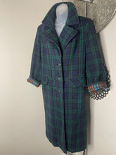 Load image into Gallery viewer, Plaid Coat (Medium )