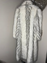 Load image into Gallery viewer, White Long Faux Fur(Large) P2P 23